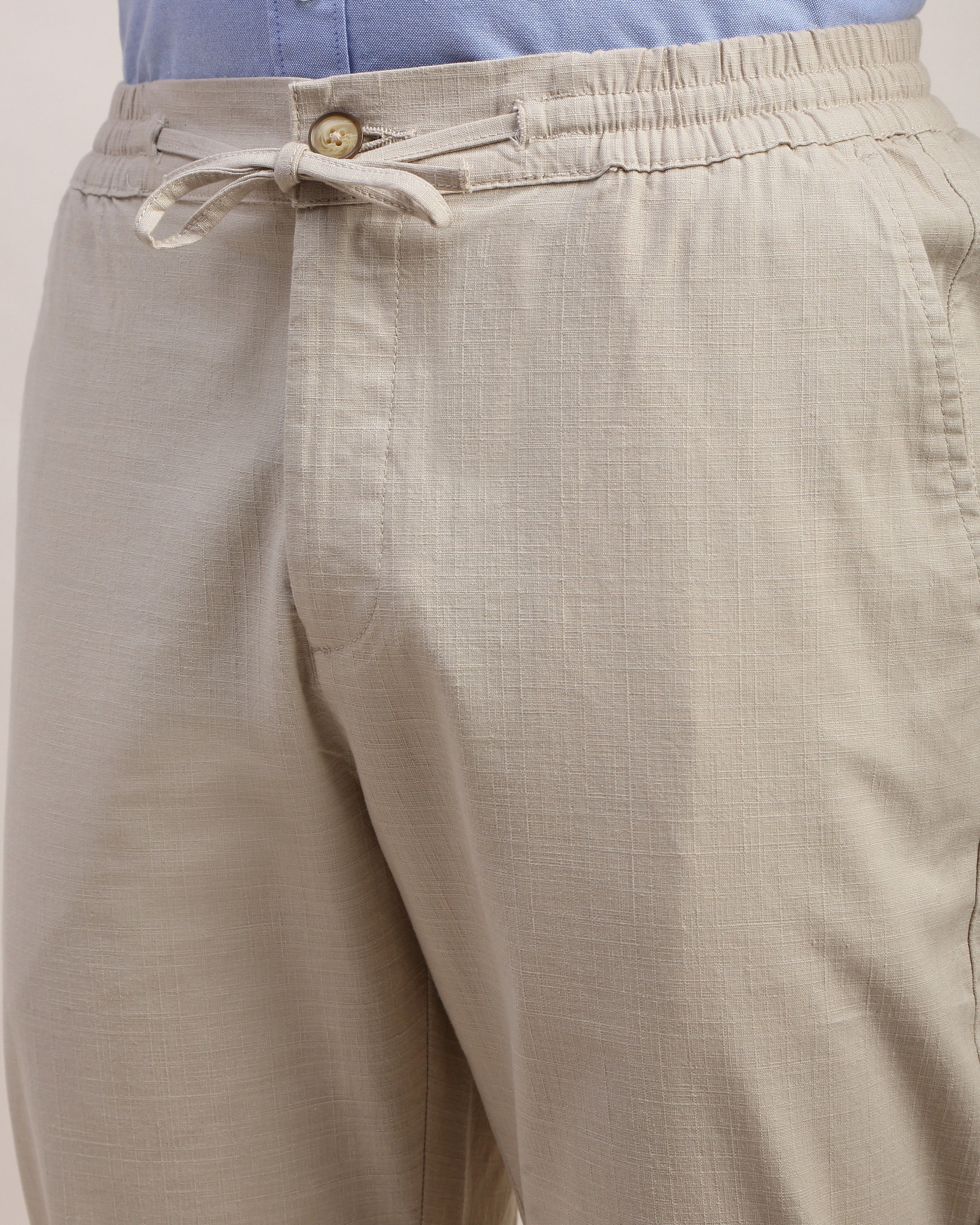 Men Comfort Straight Fit Mid-Rise Chinos Trouser