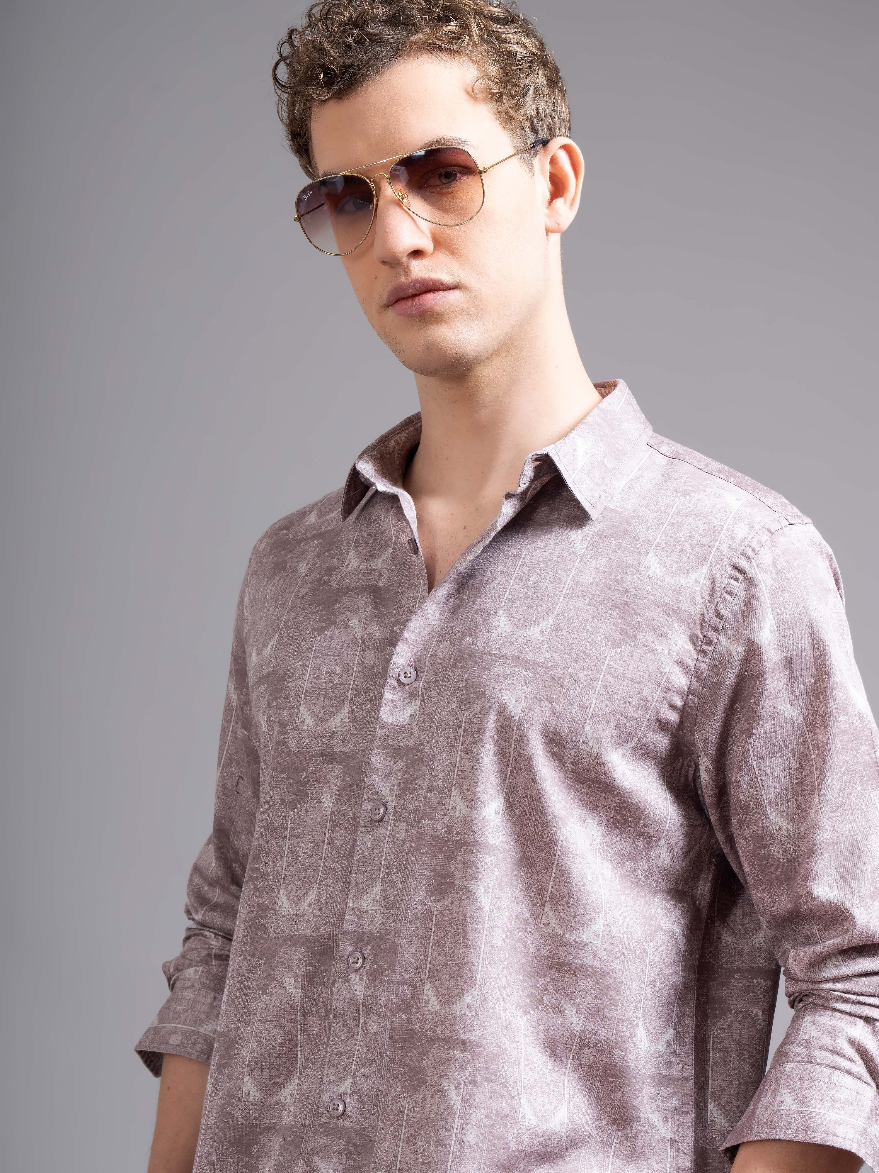 Men Geometric Print Slim Fit Shirt with Patch Pocket