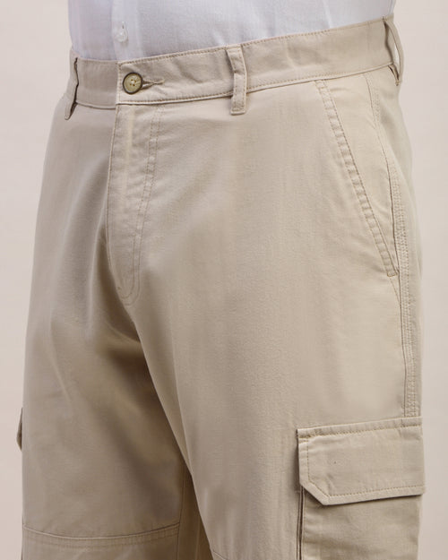 Men Comfort Straight Fit Low-Rise Cargos Trouser