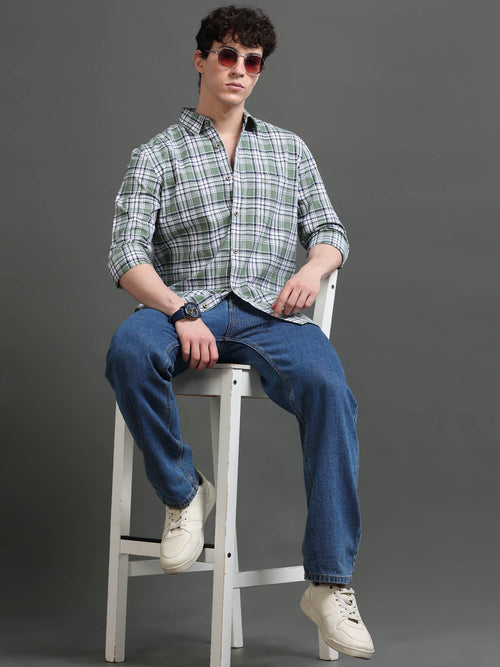 Men Smart Slim Fit Checked Casual Shirt