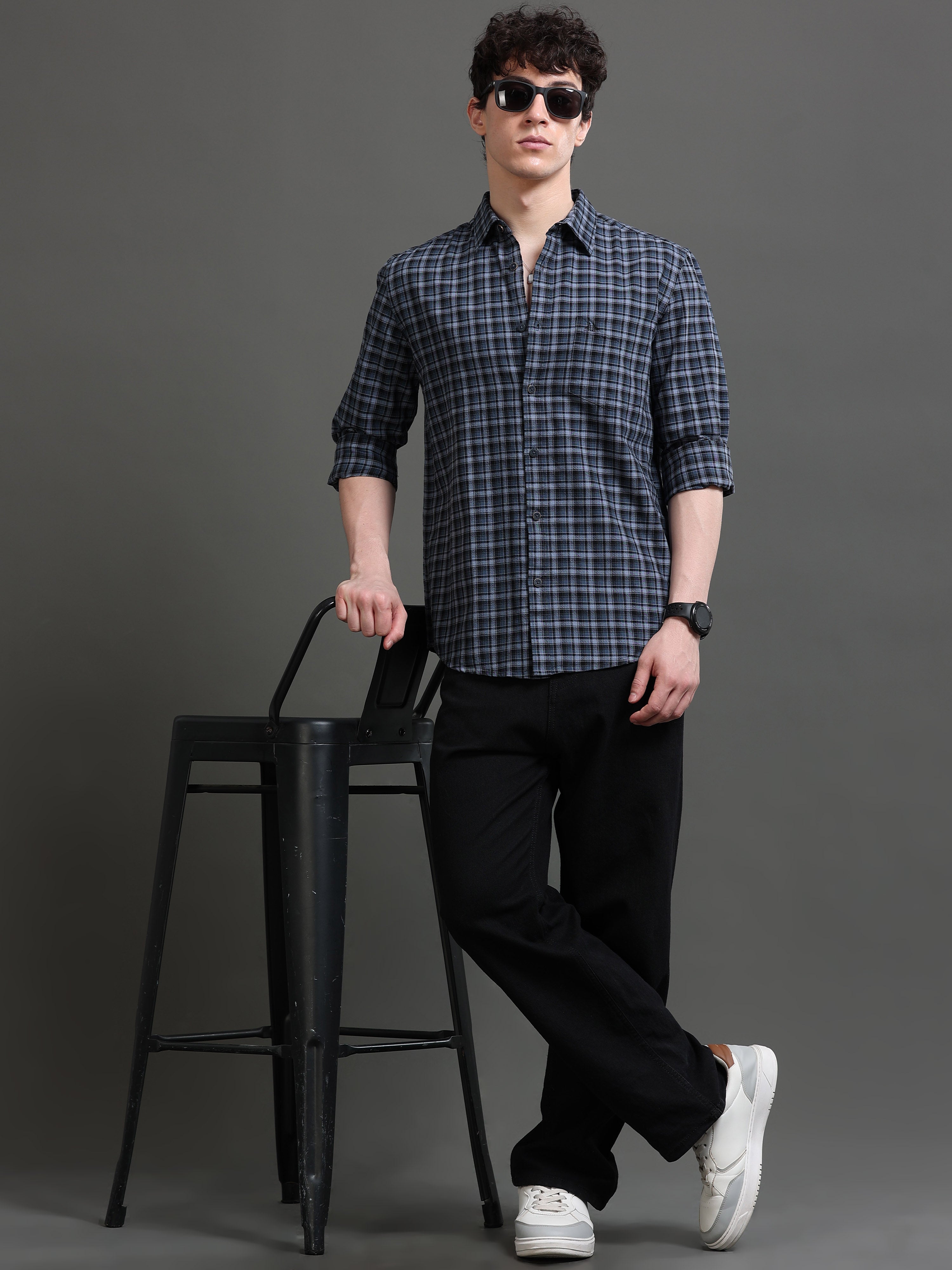 Men Smart Slim Fit Checked Casual Shirt
