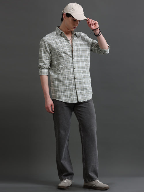Men Smart Slim Fit Checked Casual Shirt