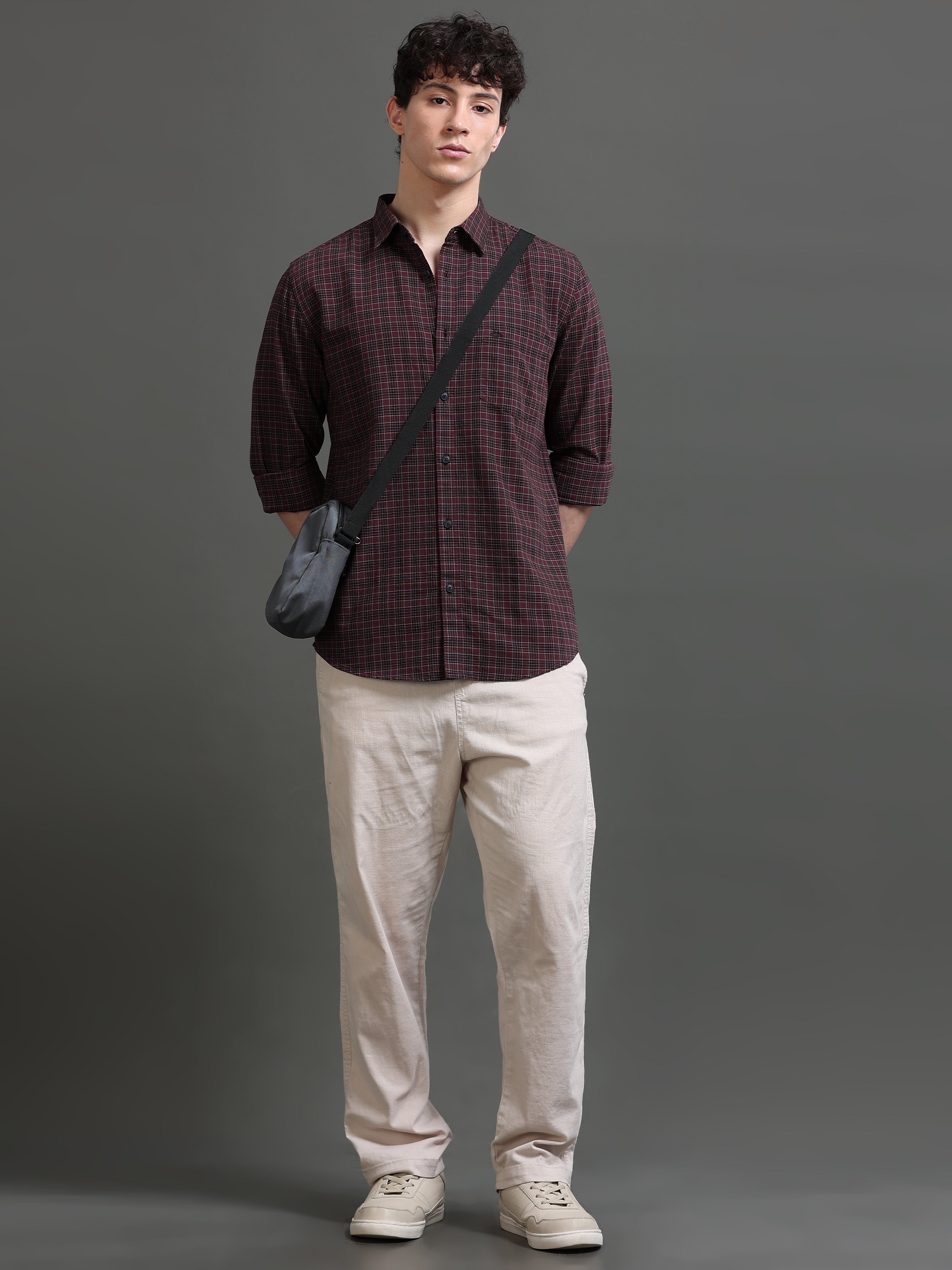 Men Smart Slim Fit Checked Casual Shirt