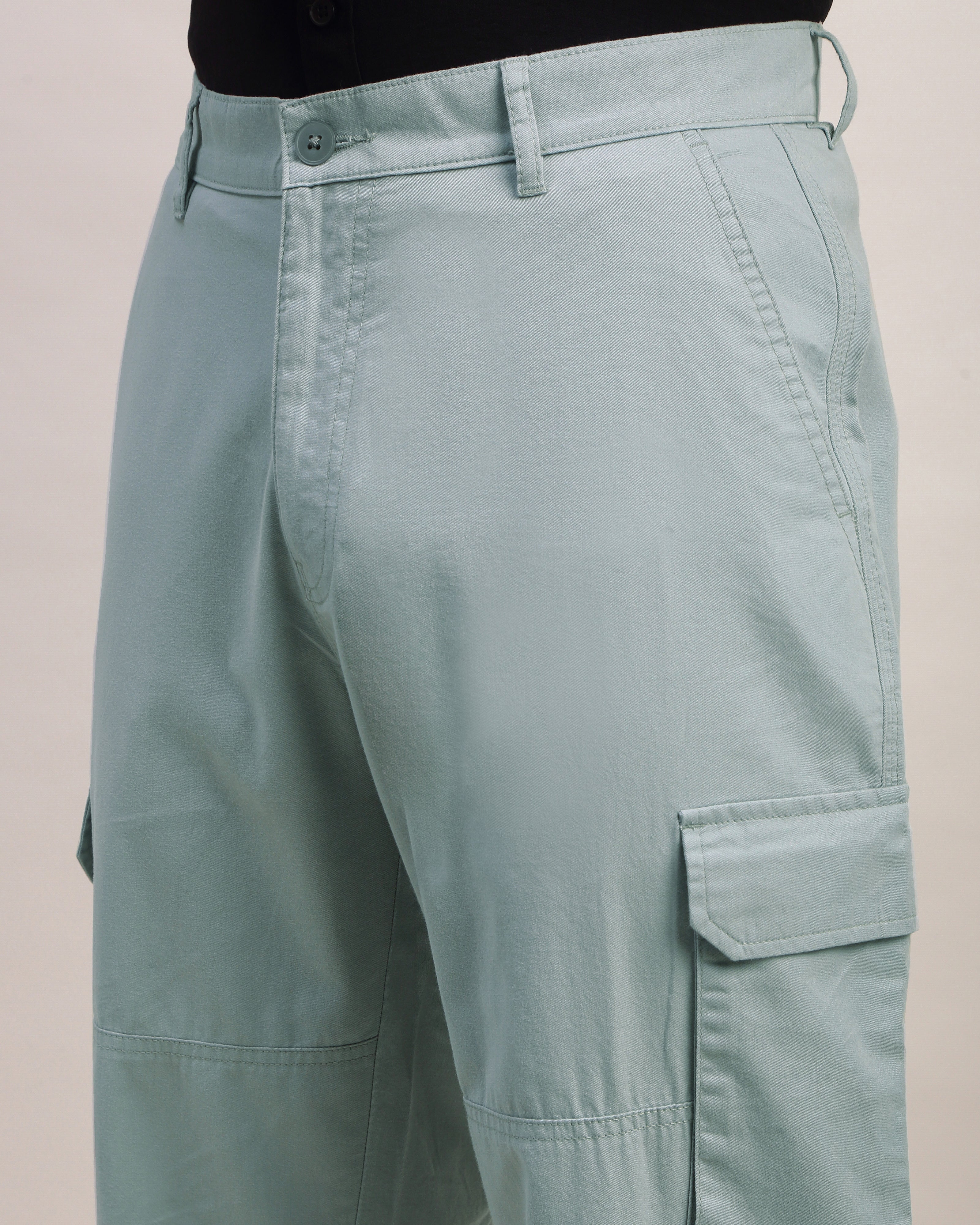 Men Comfort Straight Fit Mid-Rise Cargos Trousers