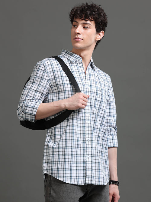 Men Smart Slim Fit Checked Casual Shirt