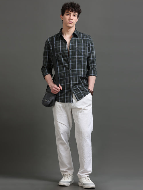 Men Smart Slim Fit Checked Casual Shirt