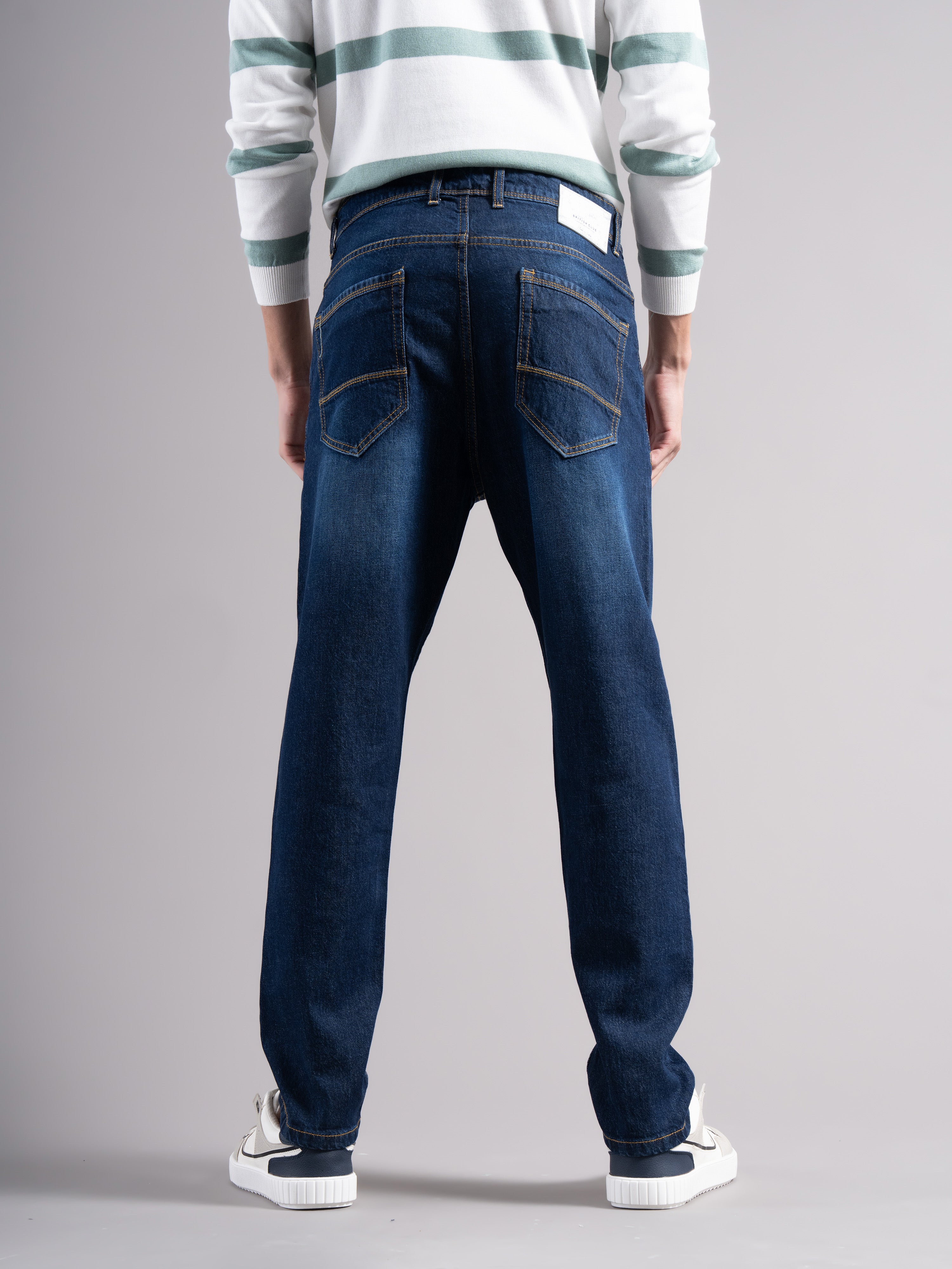 Men Smart Slim Fit Mid-Rise Light Fade Jeans