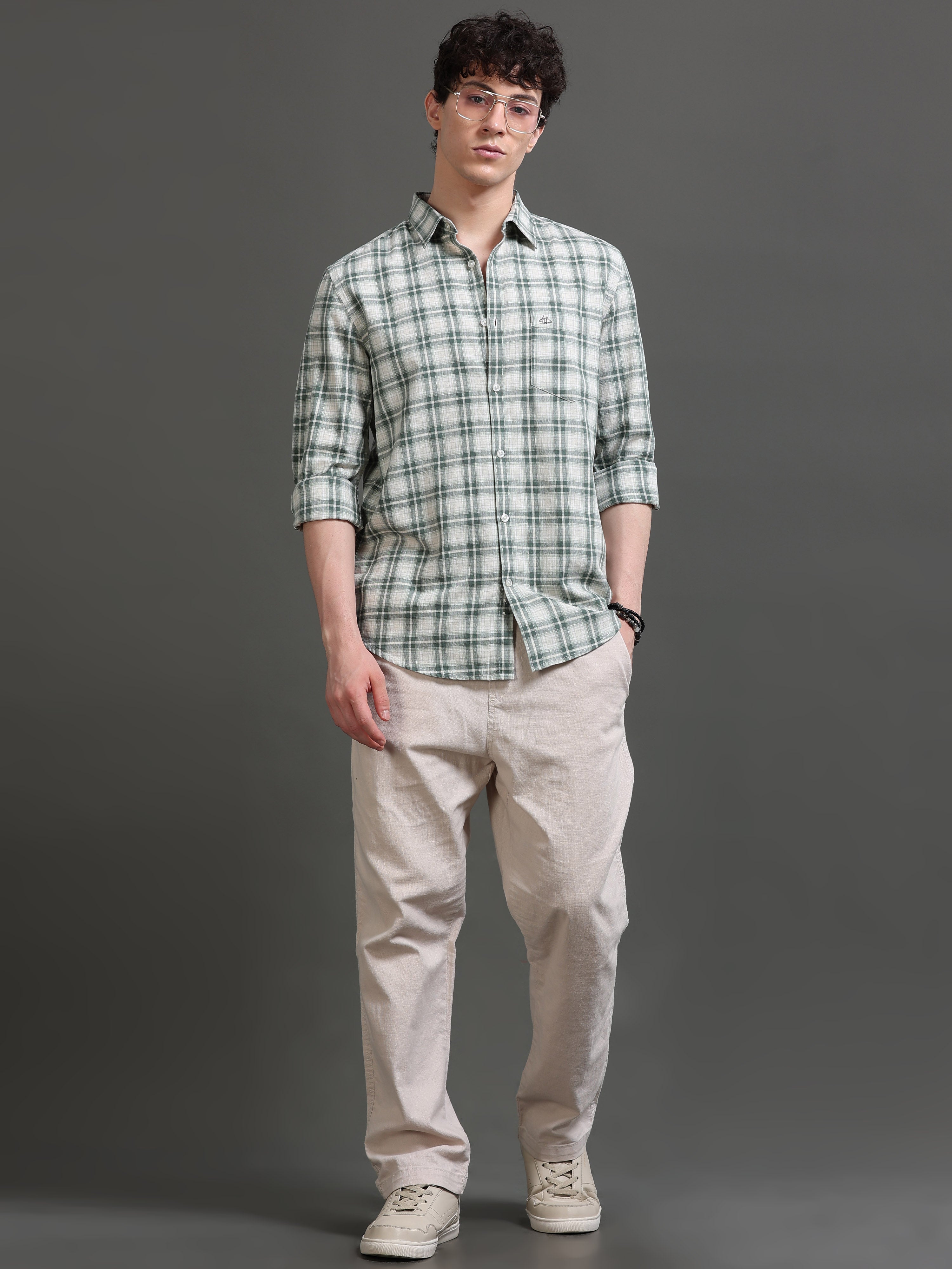 Men Smart Slim Fit Checked Casual Shirt