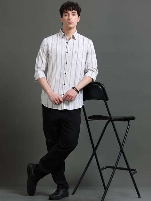 Men Smart Slim Fit Striped Casual Shirt