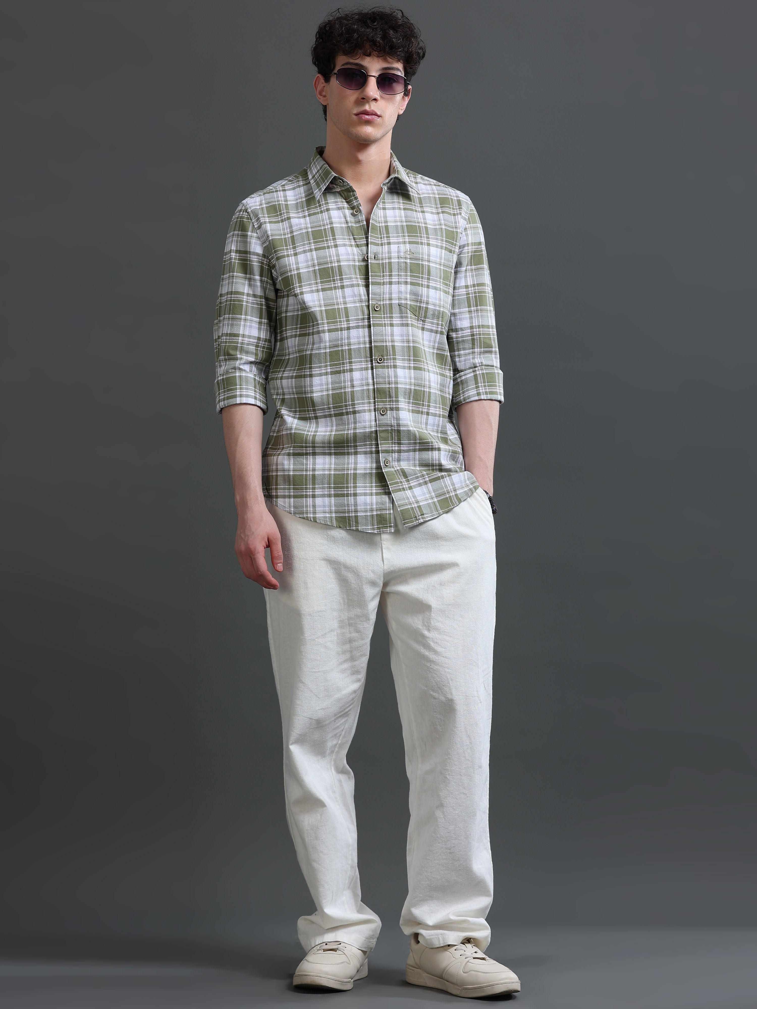 Men Smart Slim Fit Checked Casual Shirt