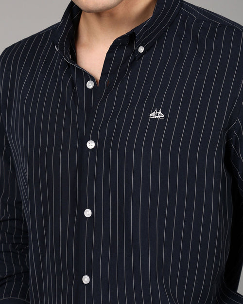 Comfort Slim Fit Vertical Striped Button-Down Collar Casual Shirt