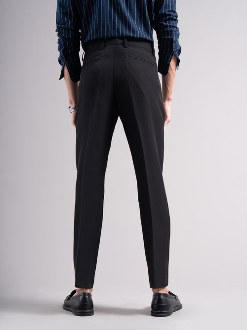 Men Low-Rise Relaxed Fit Stretchable Pleated Chinos