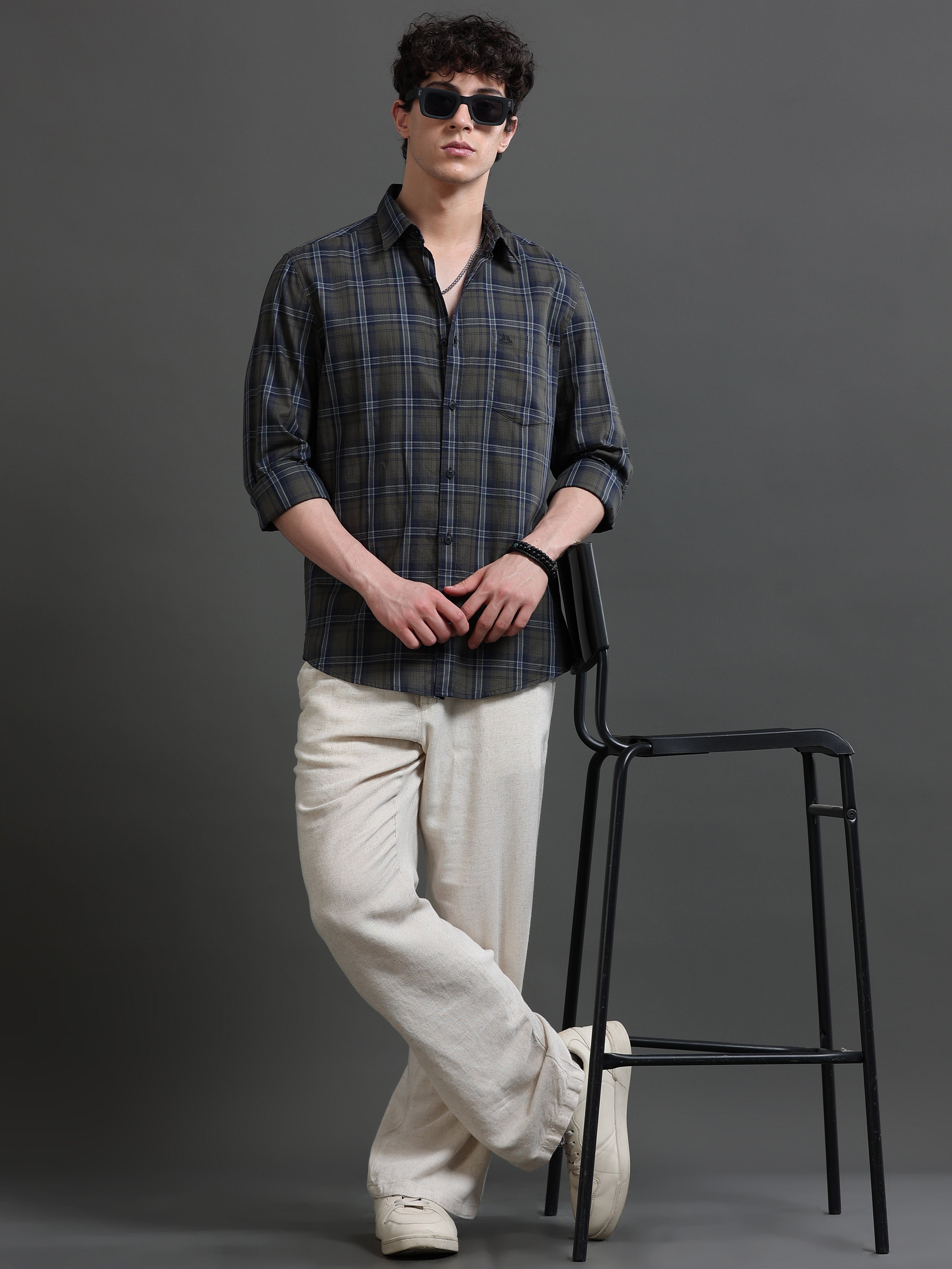 Men Smart Slim Fit Checked Casual Shirt