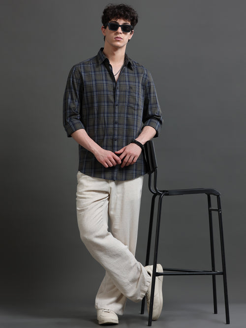 Men Smart Slim Fit Checked Casual Shirt