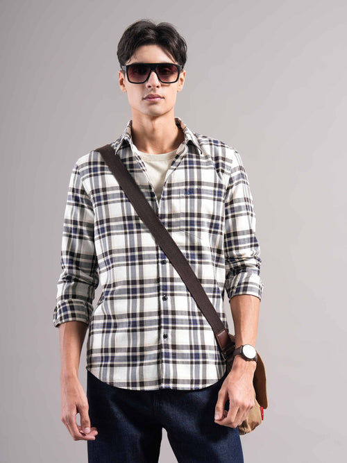 Men Smart Slim Fit Checked Casual Shirt