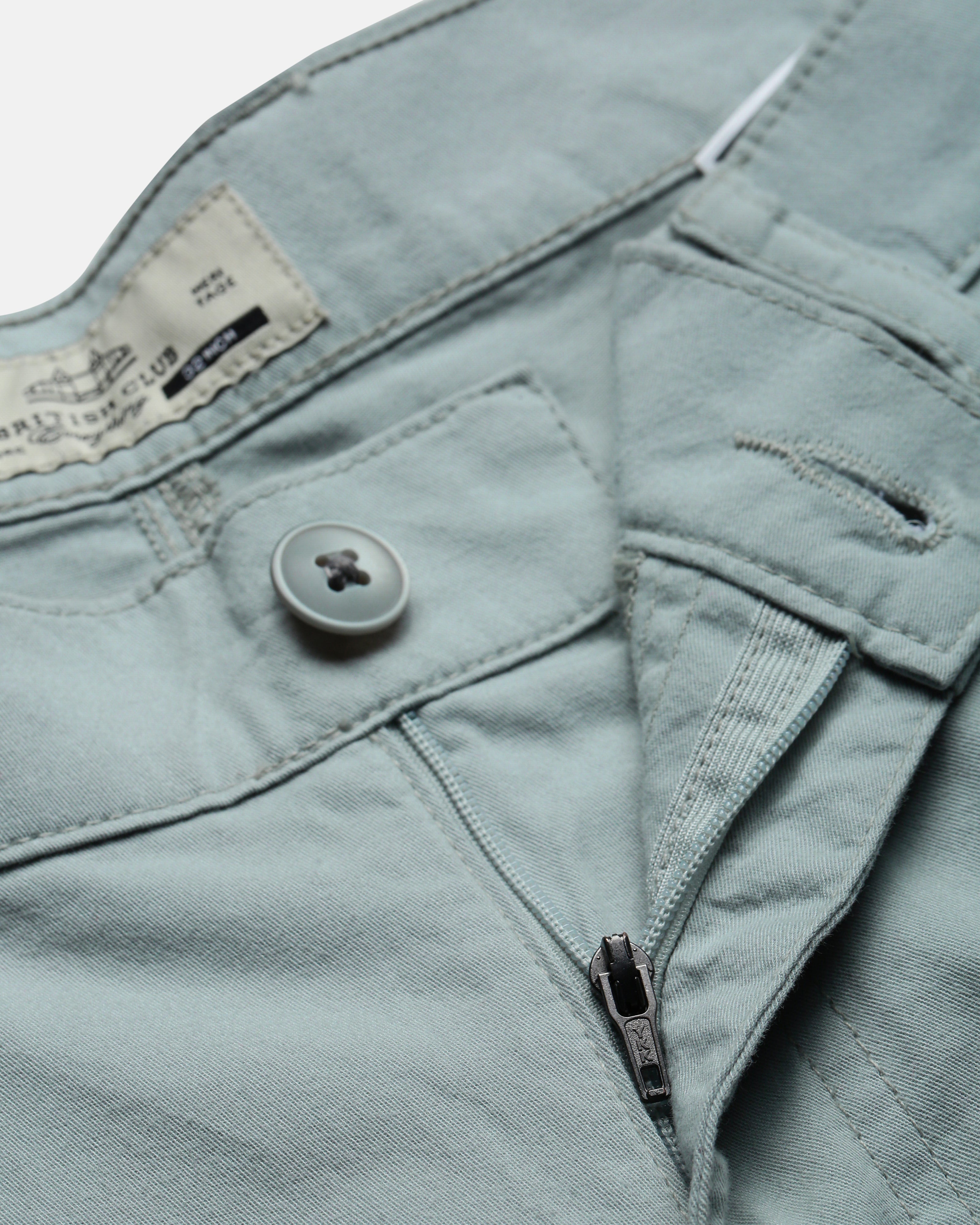 Men Comfort Straight Fit Mid-Rise Cargos Trousers
