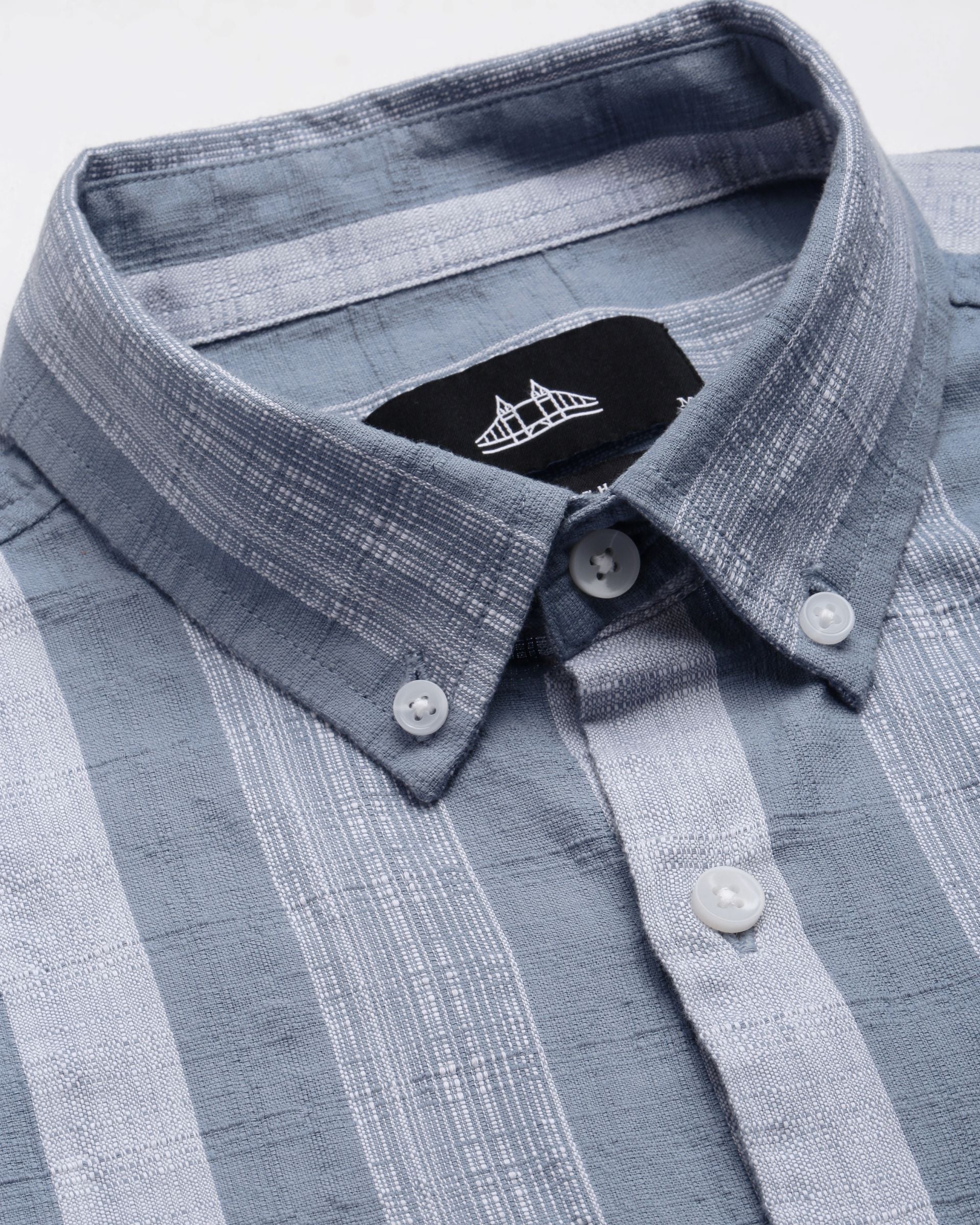 Men Comfort Fit Vertical Striped Casual Shirt