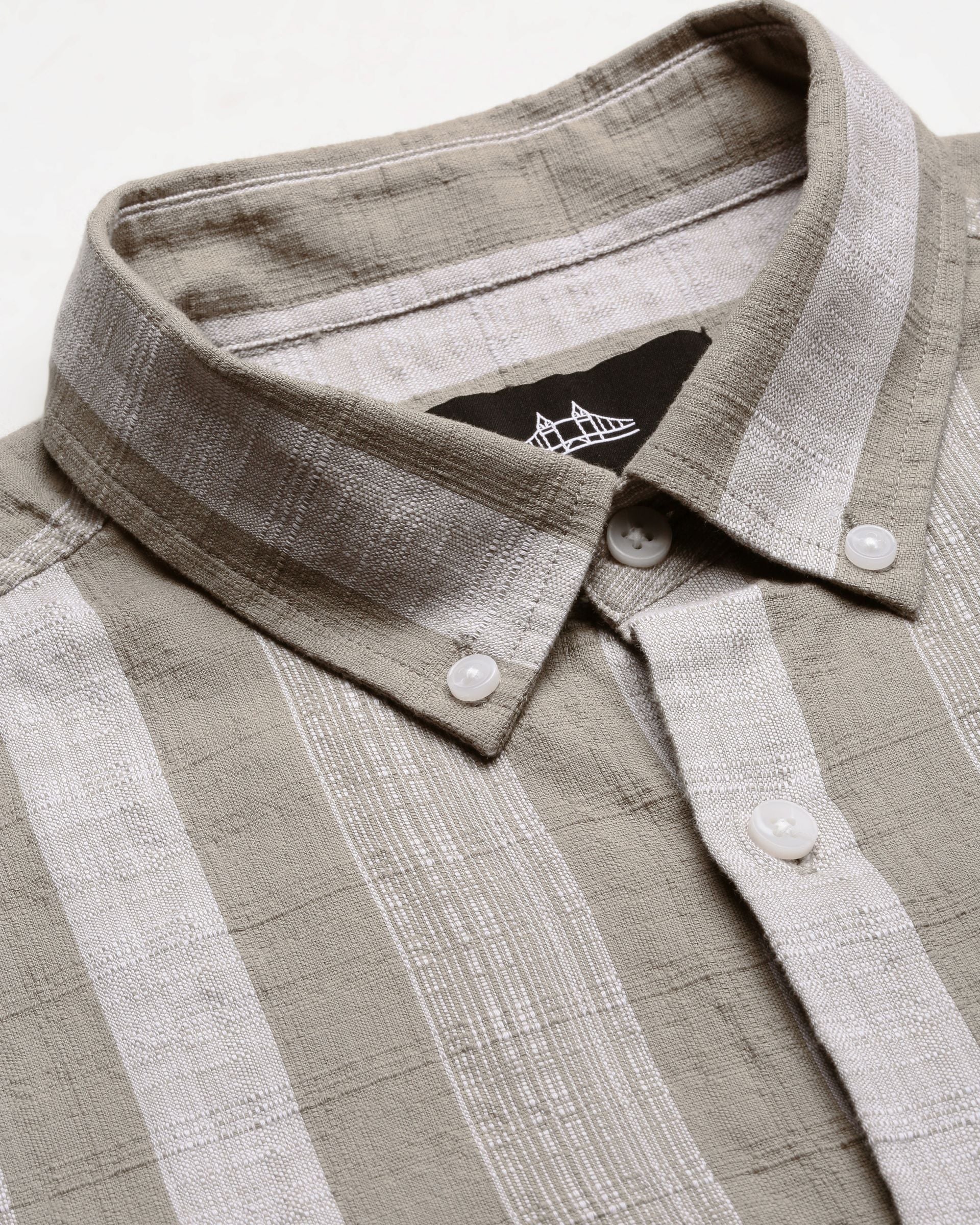 Men Comfort Fit Vertical Striped Casual Shirt