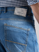 Men Smart Slim Fit Mid-Rise Light Fade Jeans
