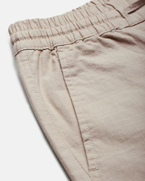Men Comfort Straight Fit Mid-Rise Chinos Trouser