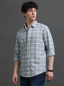 Men Smart Slim Fit Checked Casual Shirt