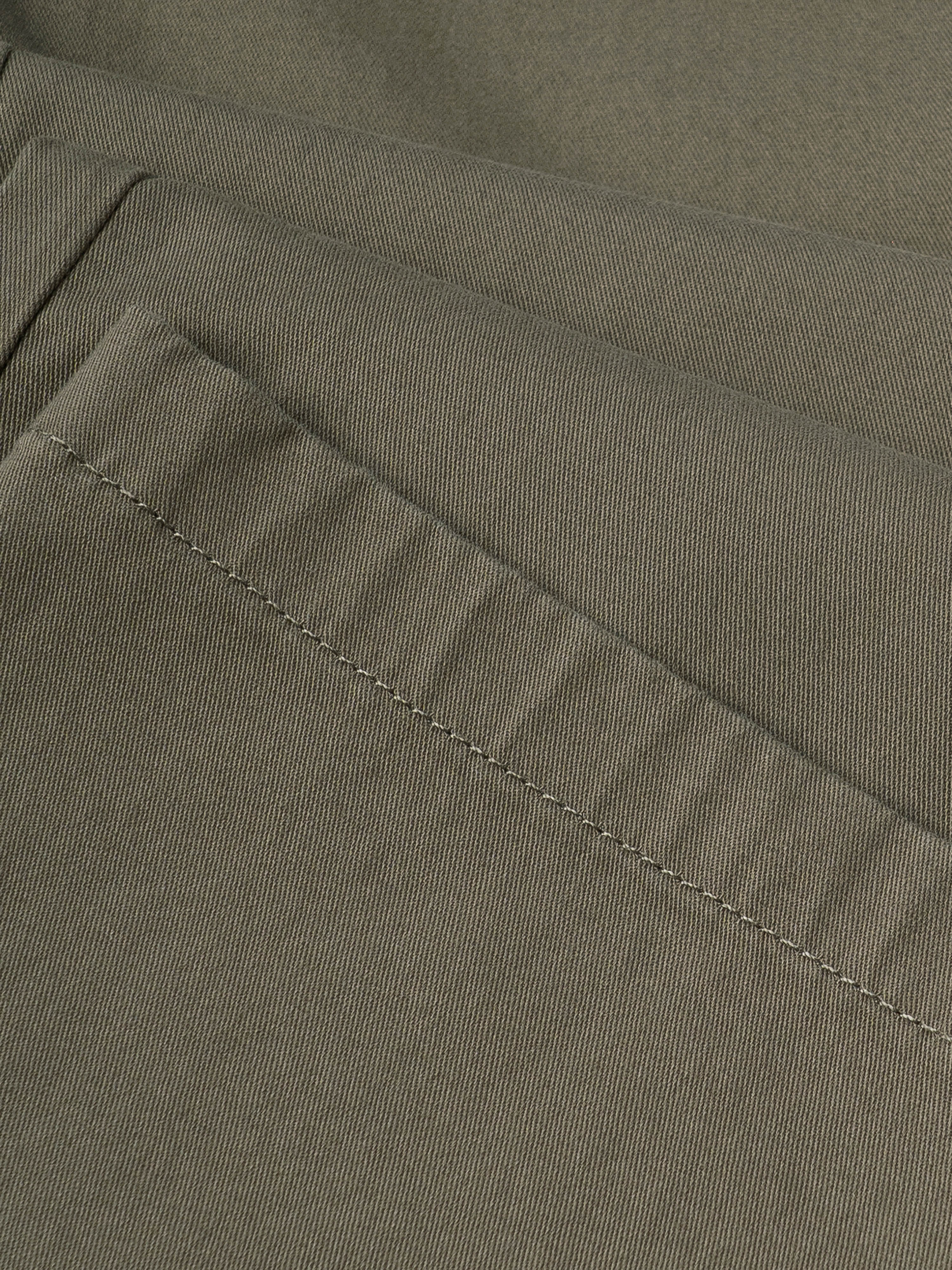 Men Smart Slim Fit Mid-Rise Chinos Trousers