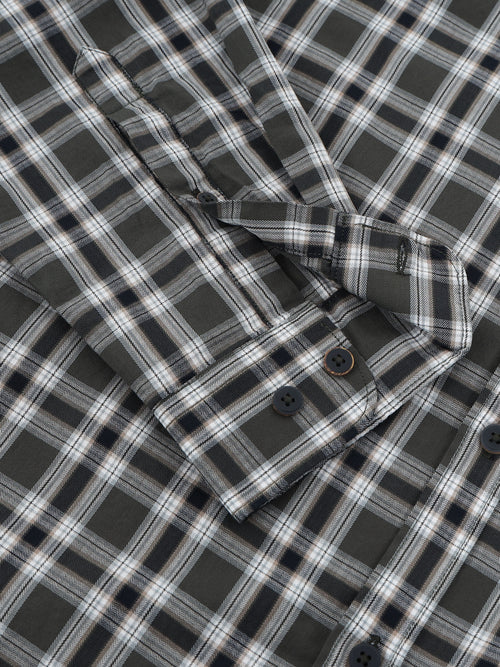 Men Smart Slim Fit Checked Casual Shirt
