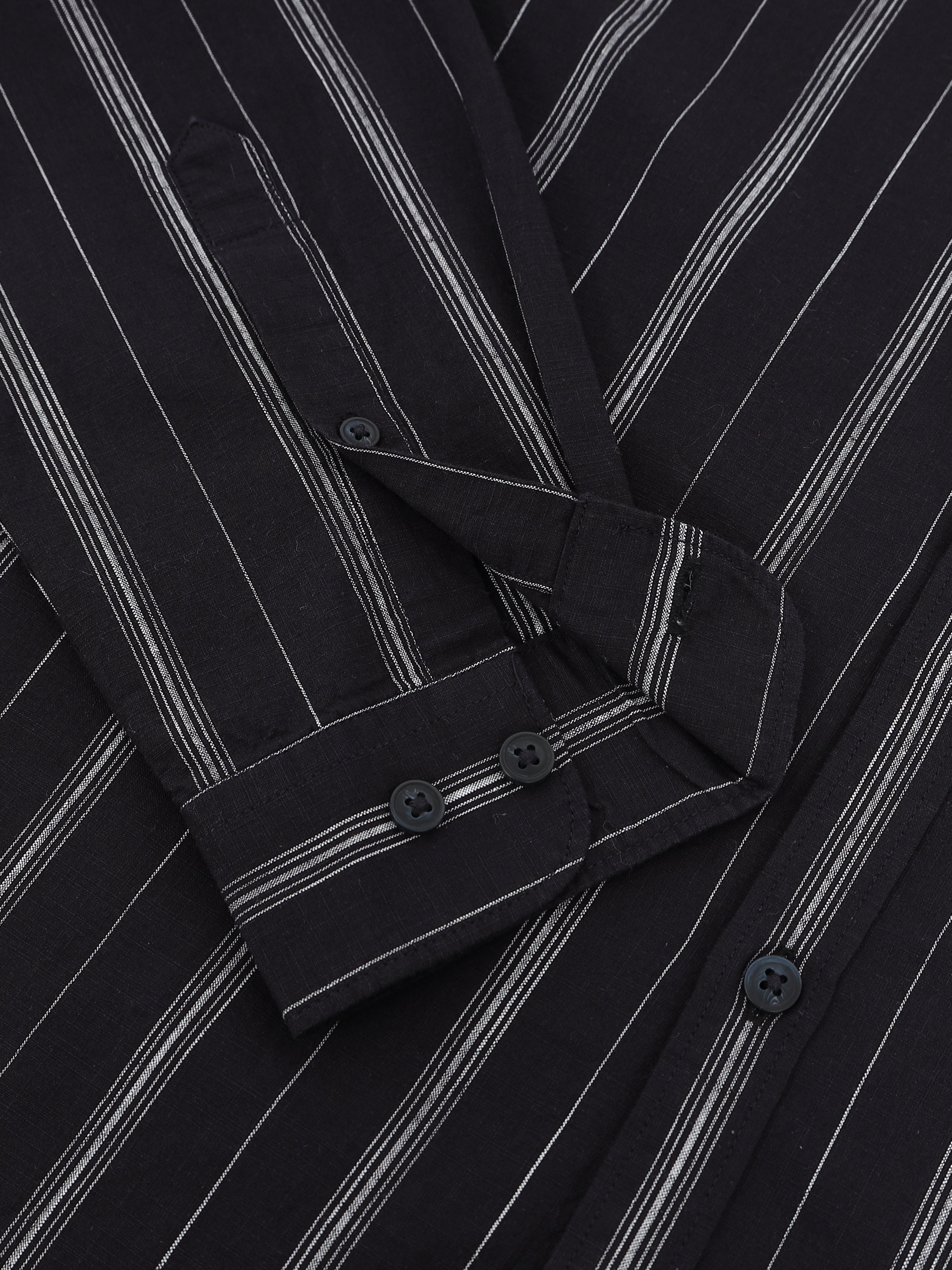 Men Smart Slim Fit Striped Casual Shirt