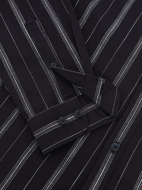 Men Smart Slim Fit Striped Casual Shirt