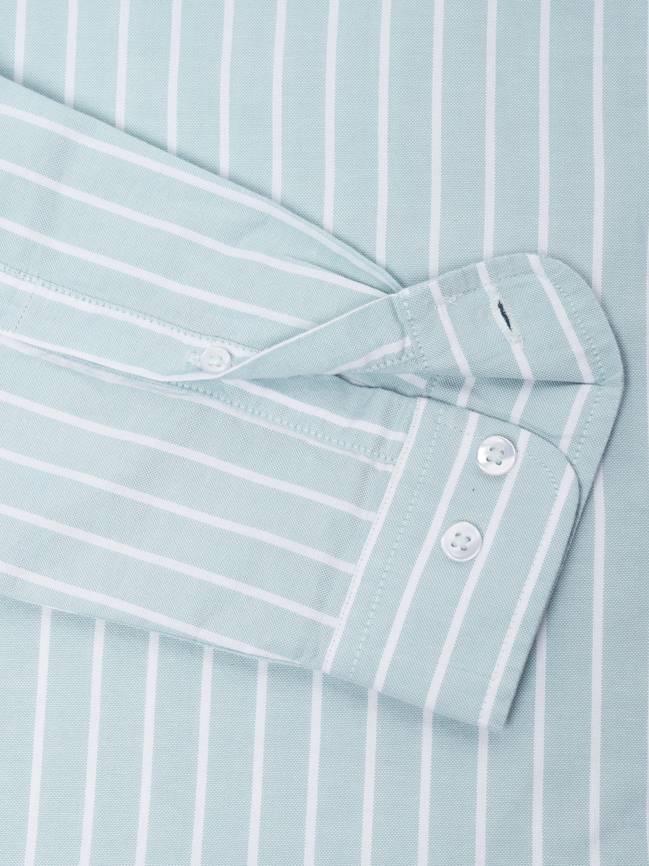 Men Smart Slim Fit Striped Casual Shirt