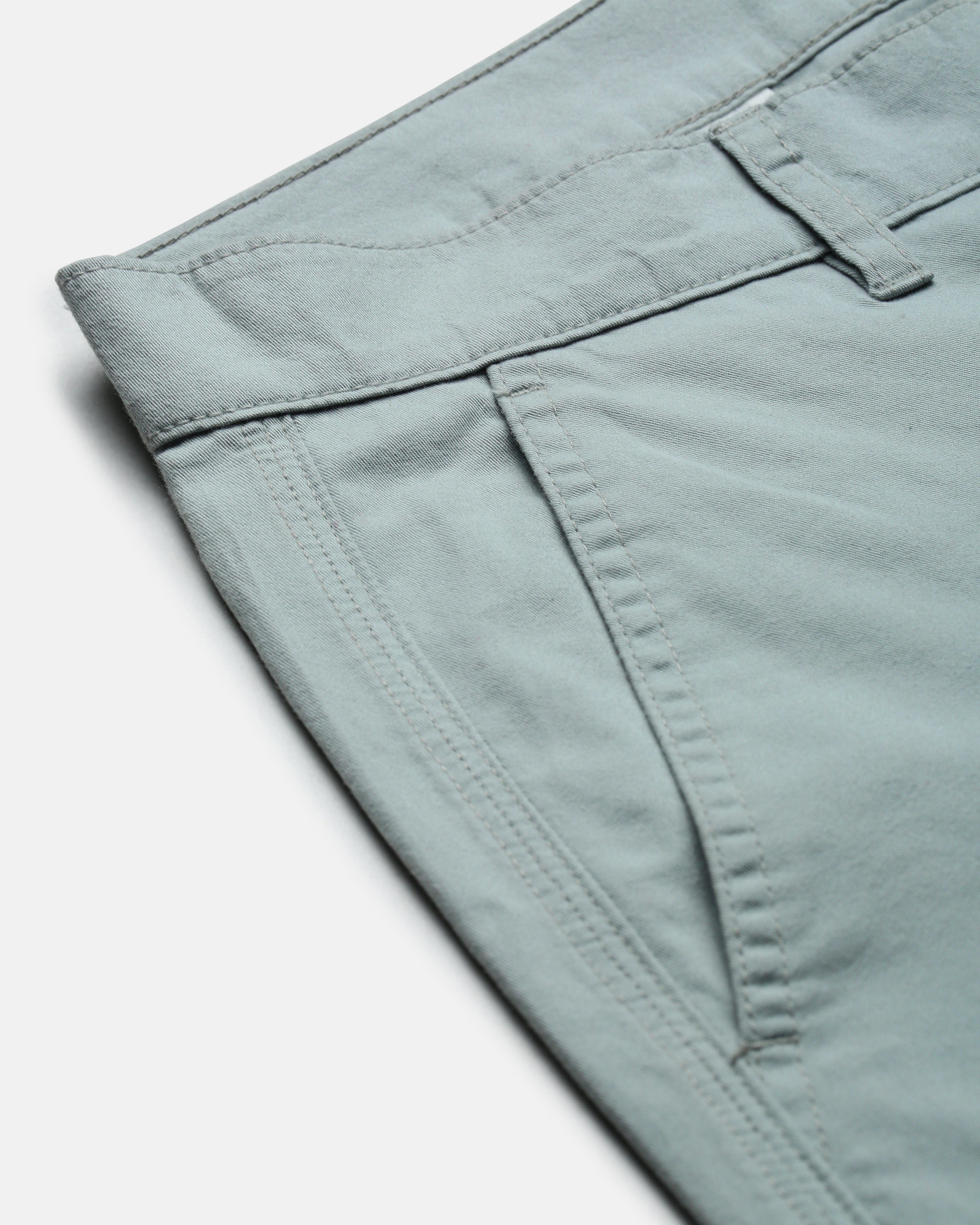Men Comfort Straight Fit Mid-Rise Cargos Trousers