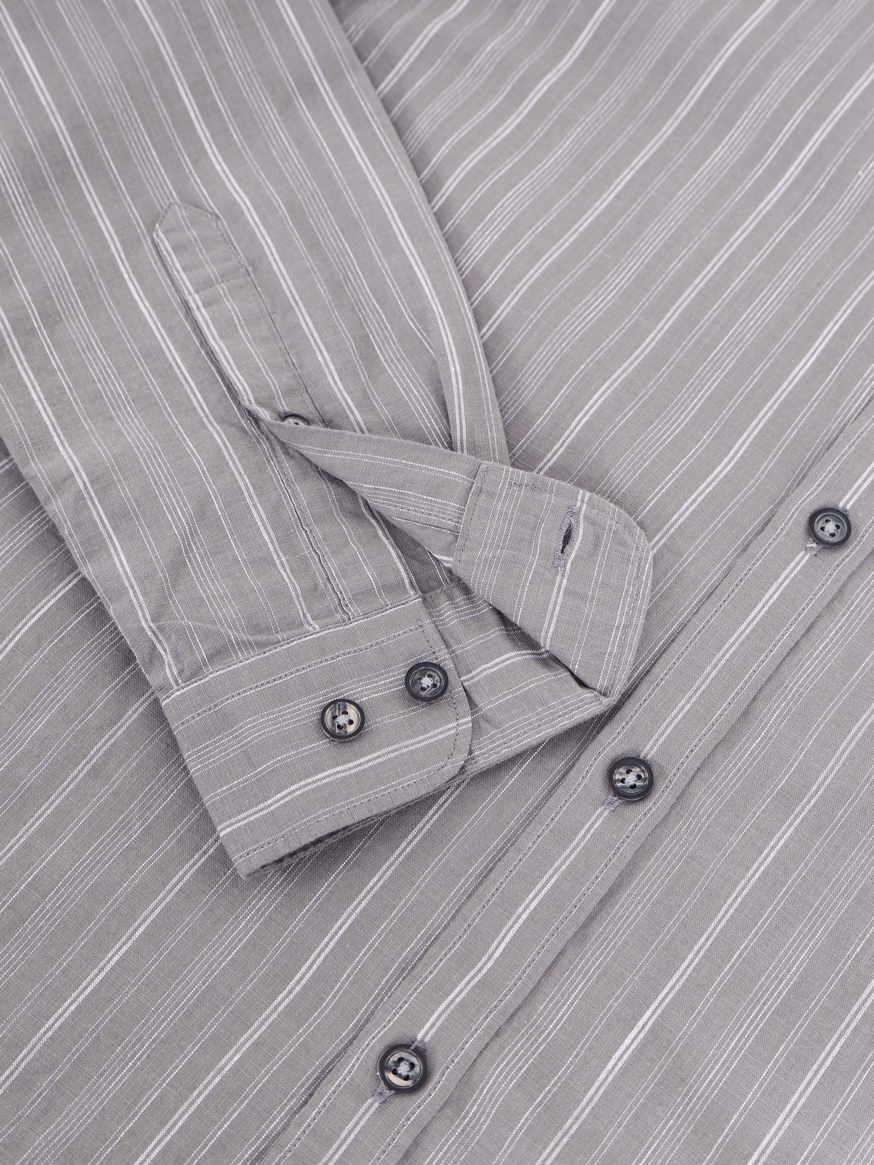 Men Smart Slim Fit Striped Casual Shirt