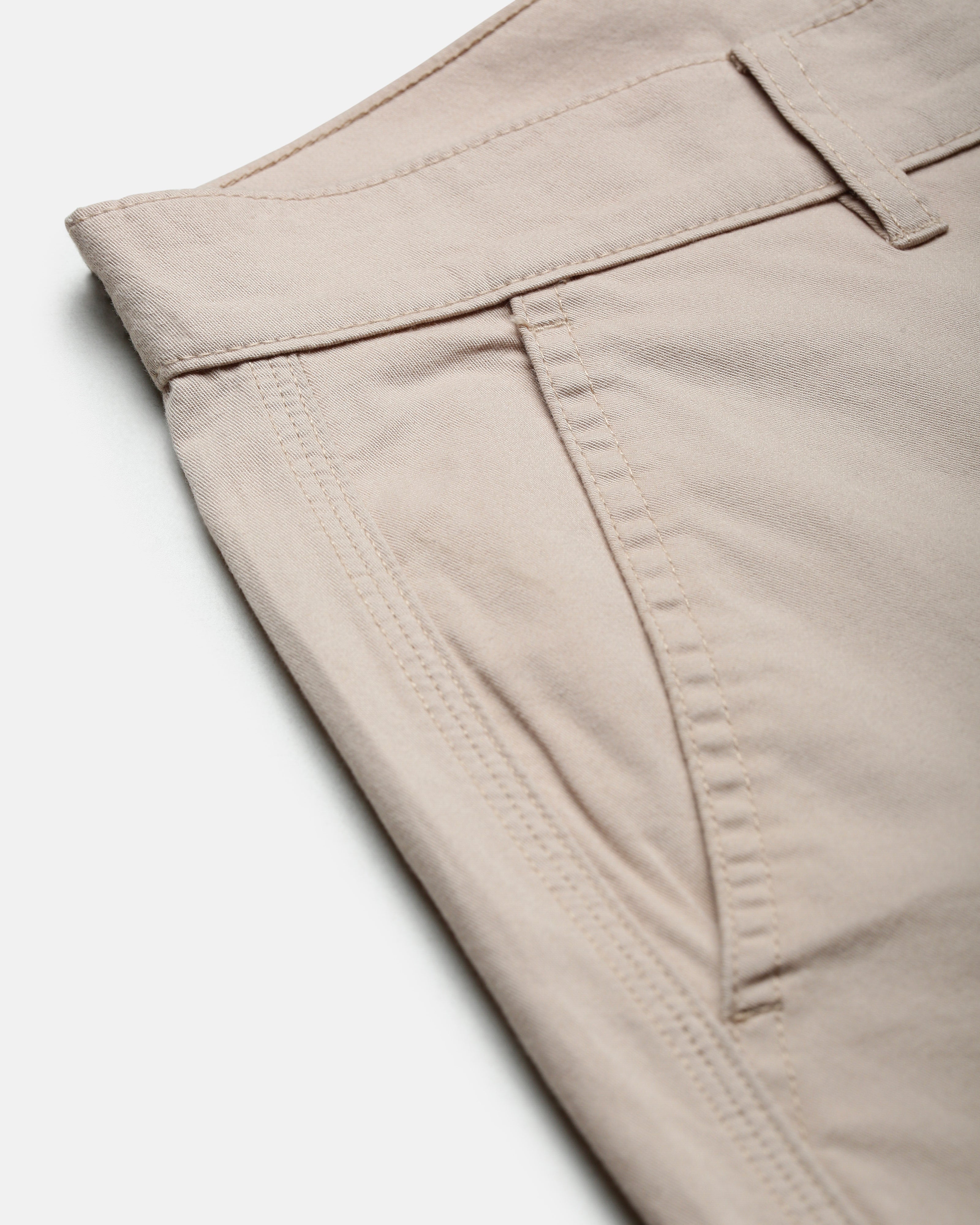 Men Comfort Straight Fit Low-Rise Cargos Trouser
