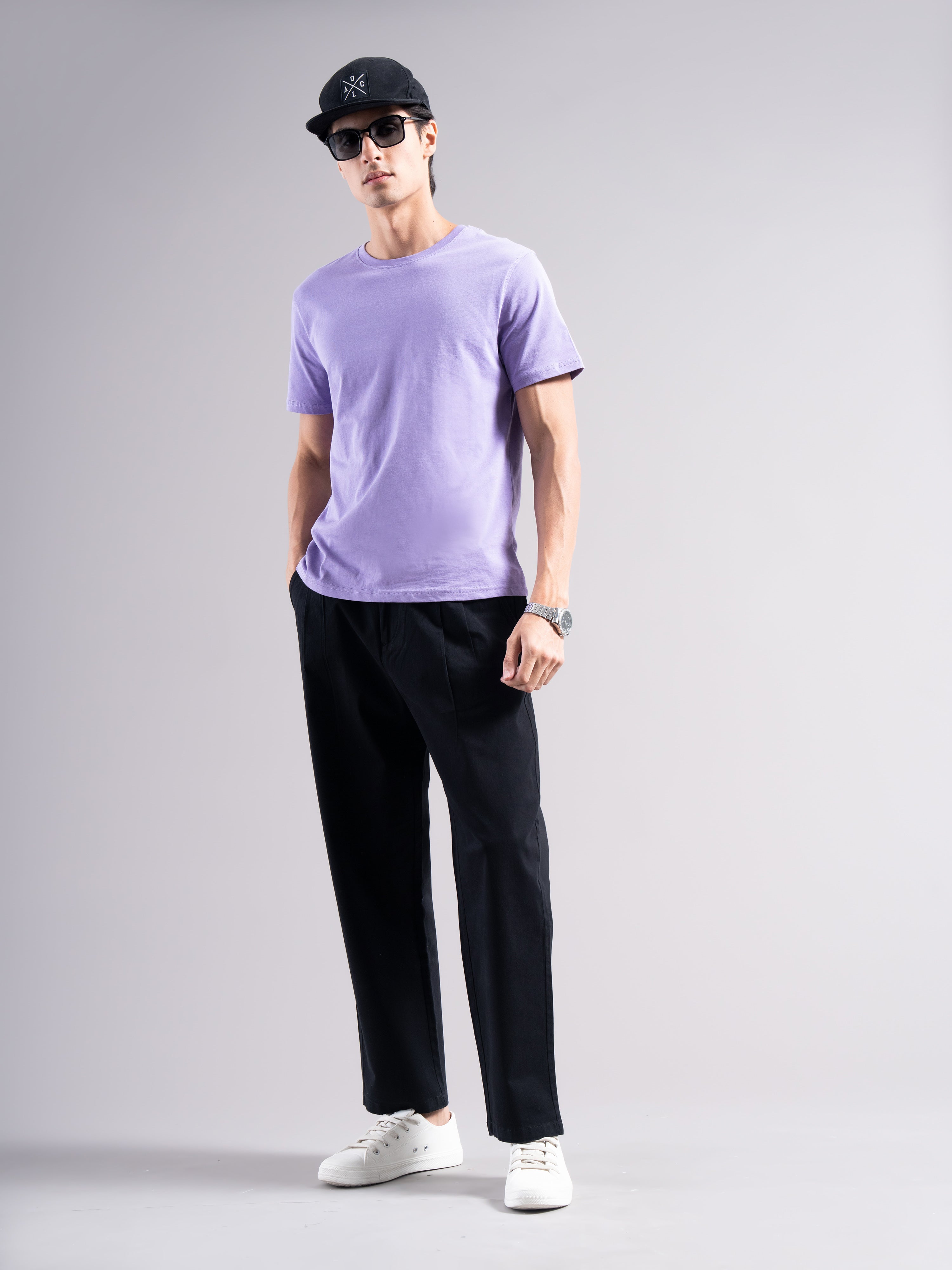 Men Low-Rise Relaxed Fit Pleated Chinos