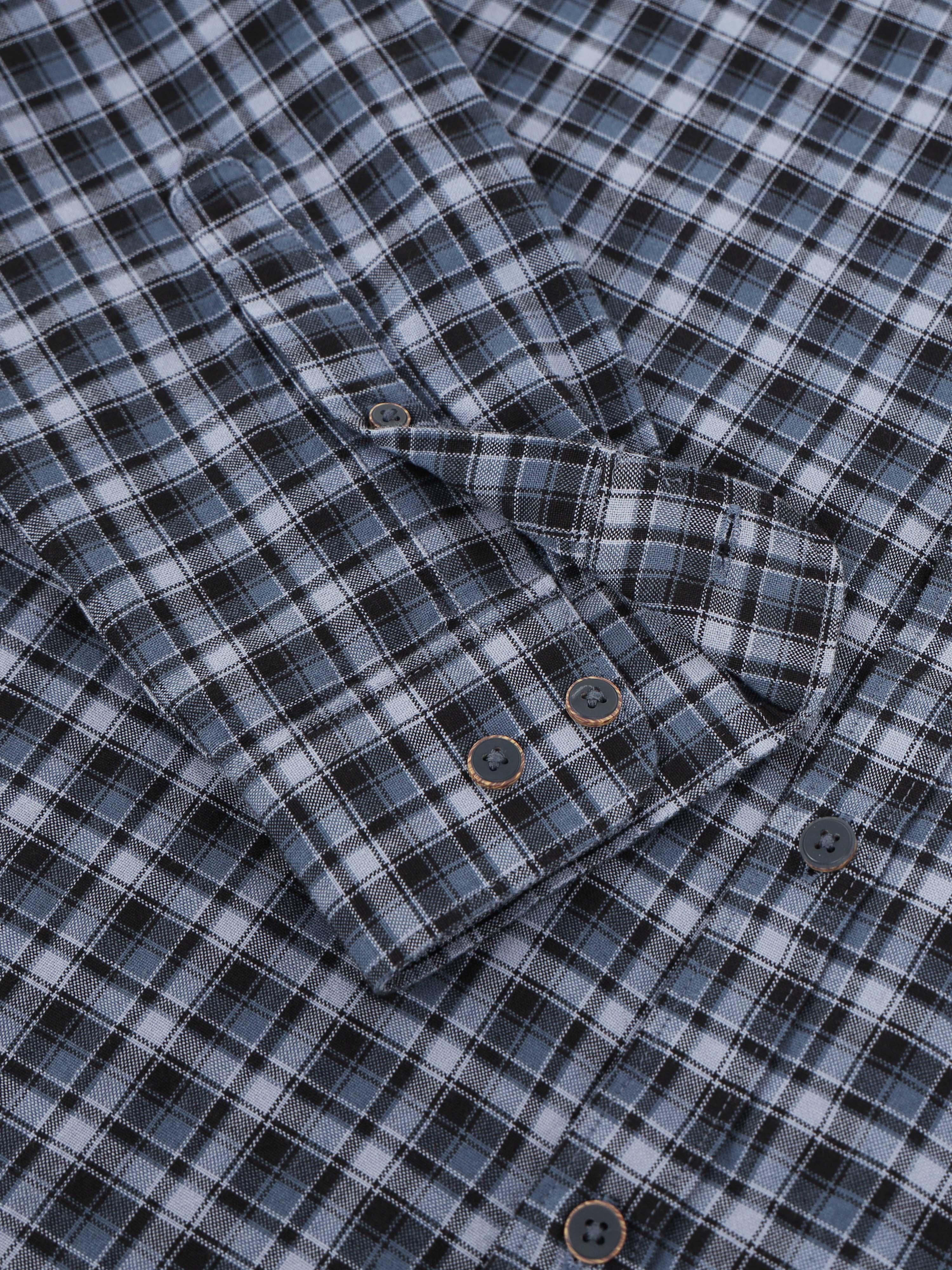 Men Smart Slim Fit Checked Casual Shirt