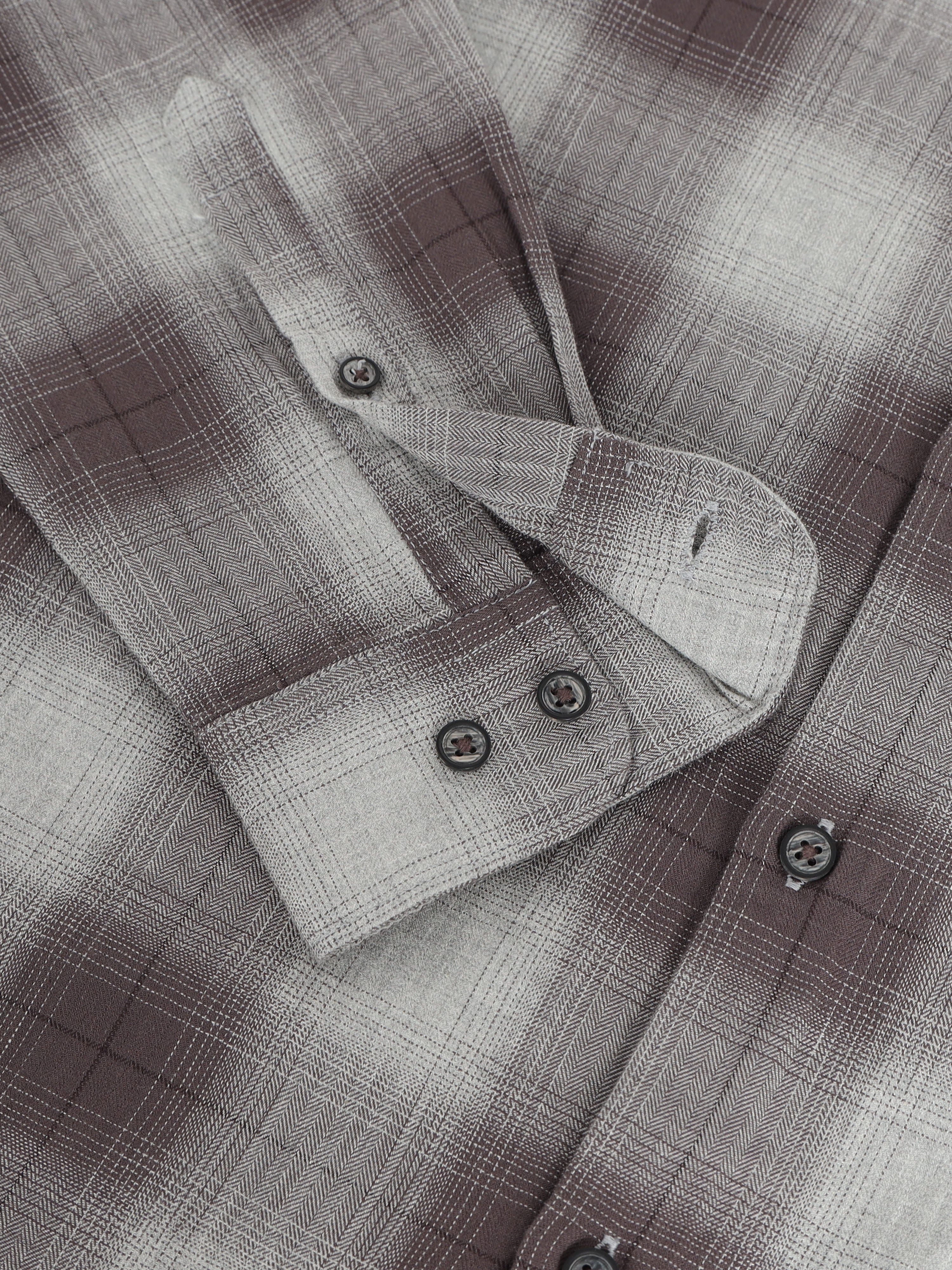 Men Smart Slim Fit Checked Casual Shirt