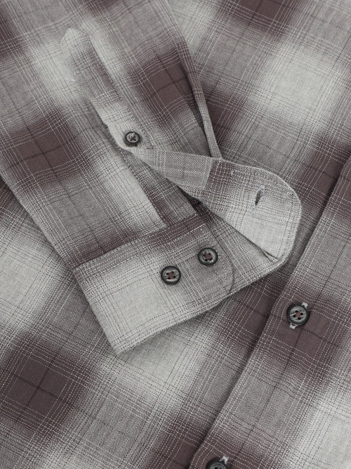 Men Smart Slim Fit Checked Casual Shirt