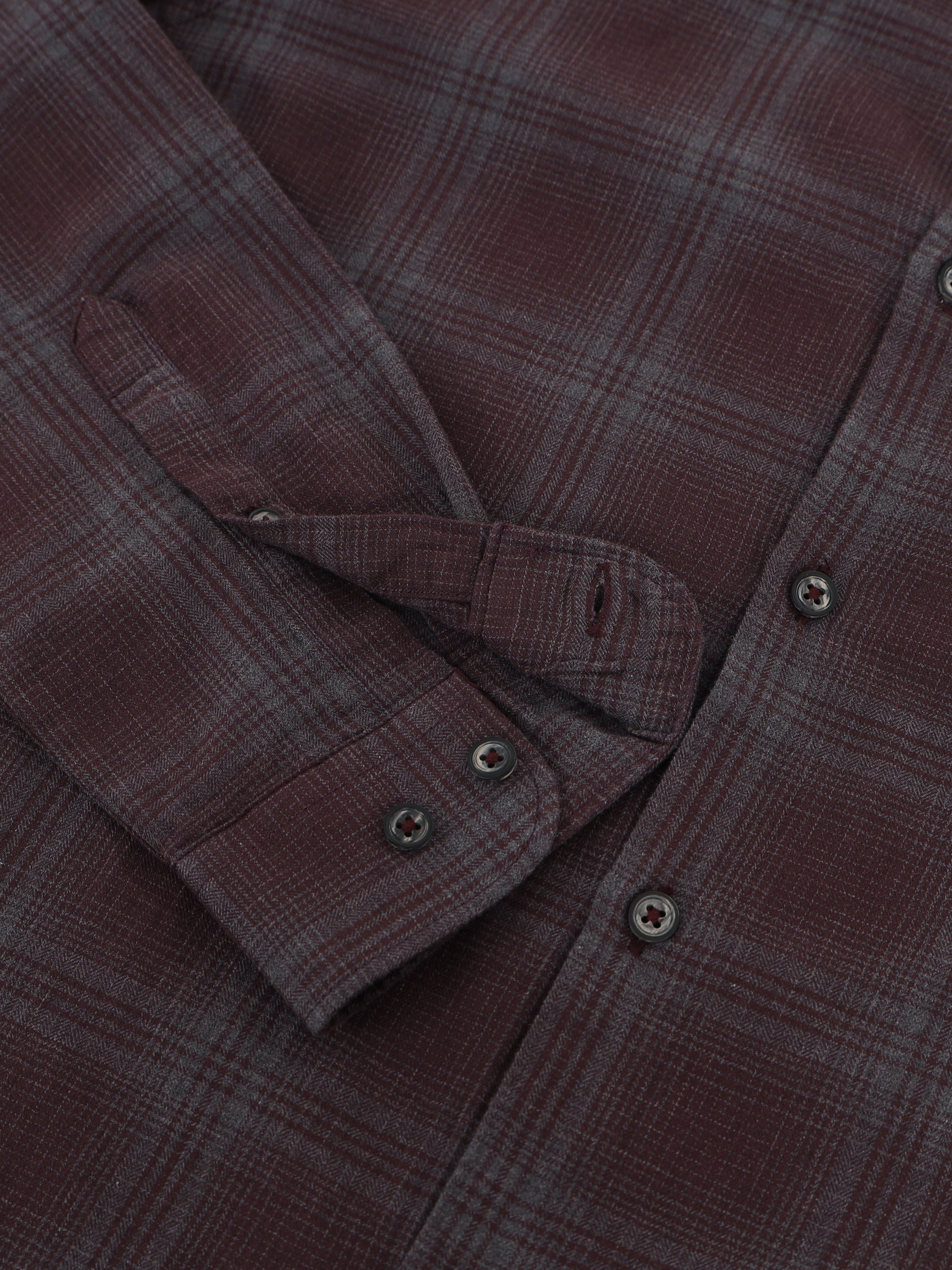 Men Smart Slim Fit Checked Casual Shirt