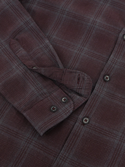 Men Smart Slim Fit Checked Casual Shirt