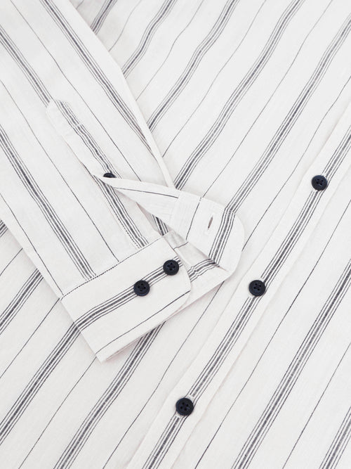 Men Smart Slim Fit Striped Casual Shirt