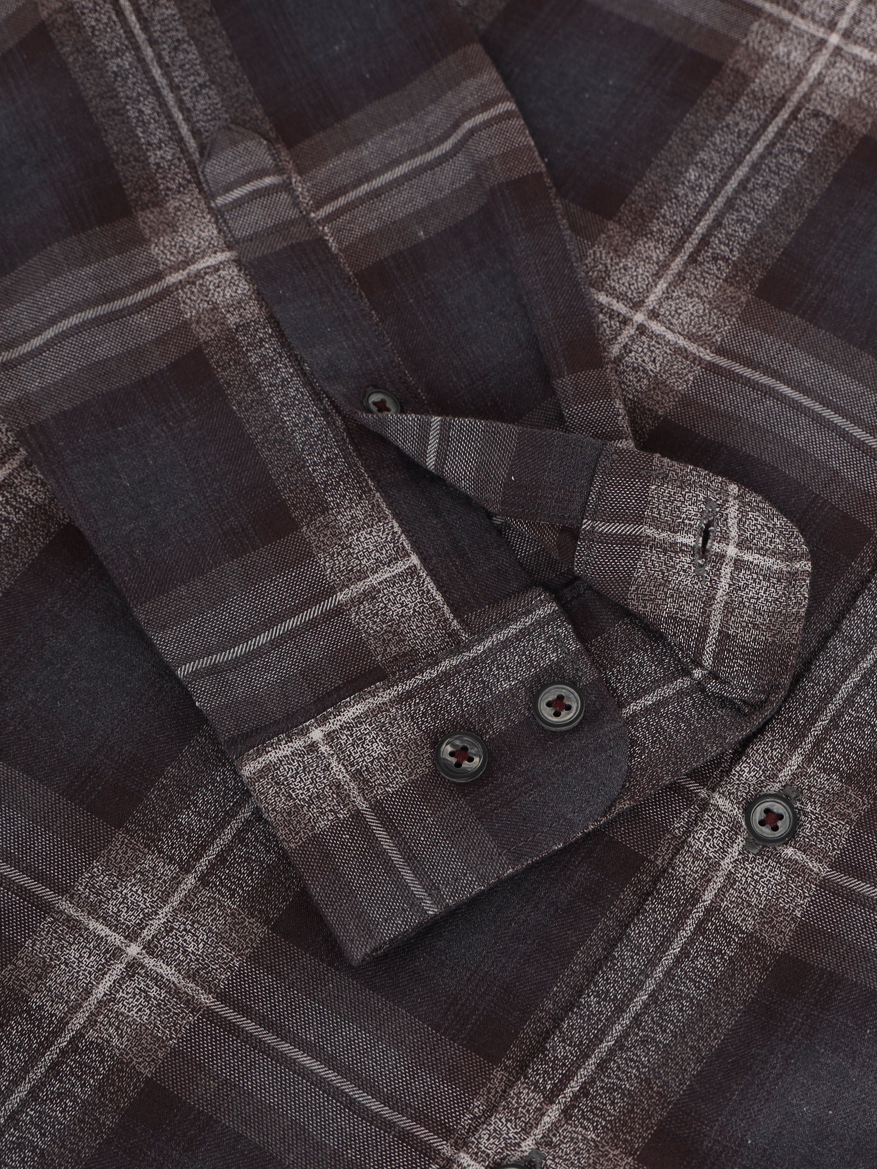 Men Smart Slim Fit Checked Casual Shirt