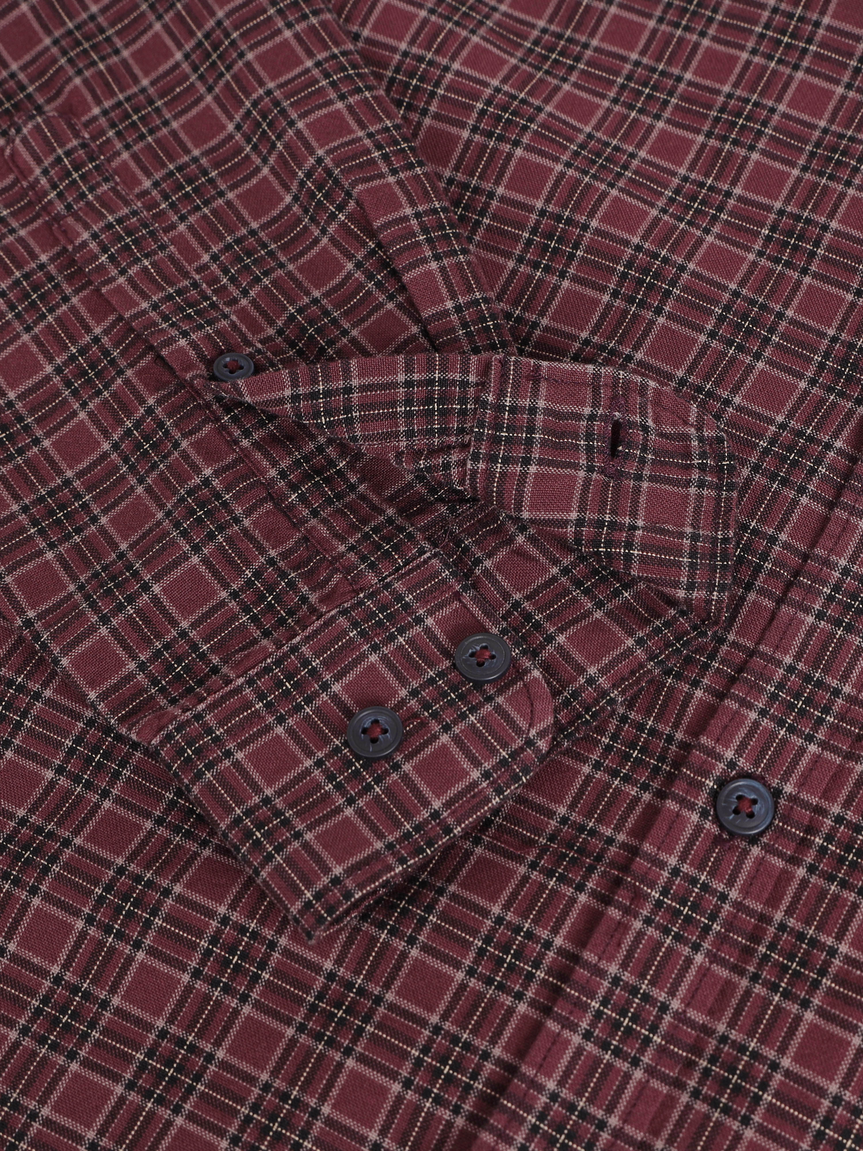 Men Smart Slim Fit Checked Casual Shirt