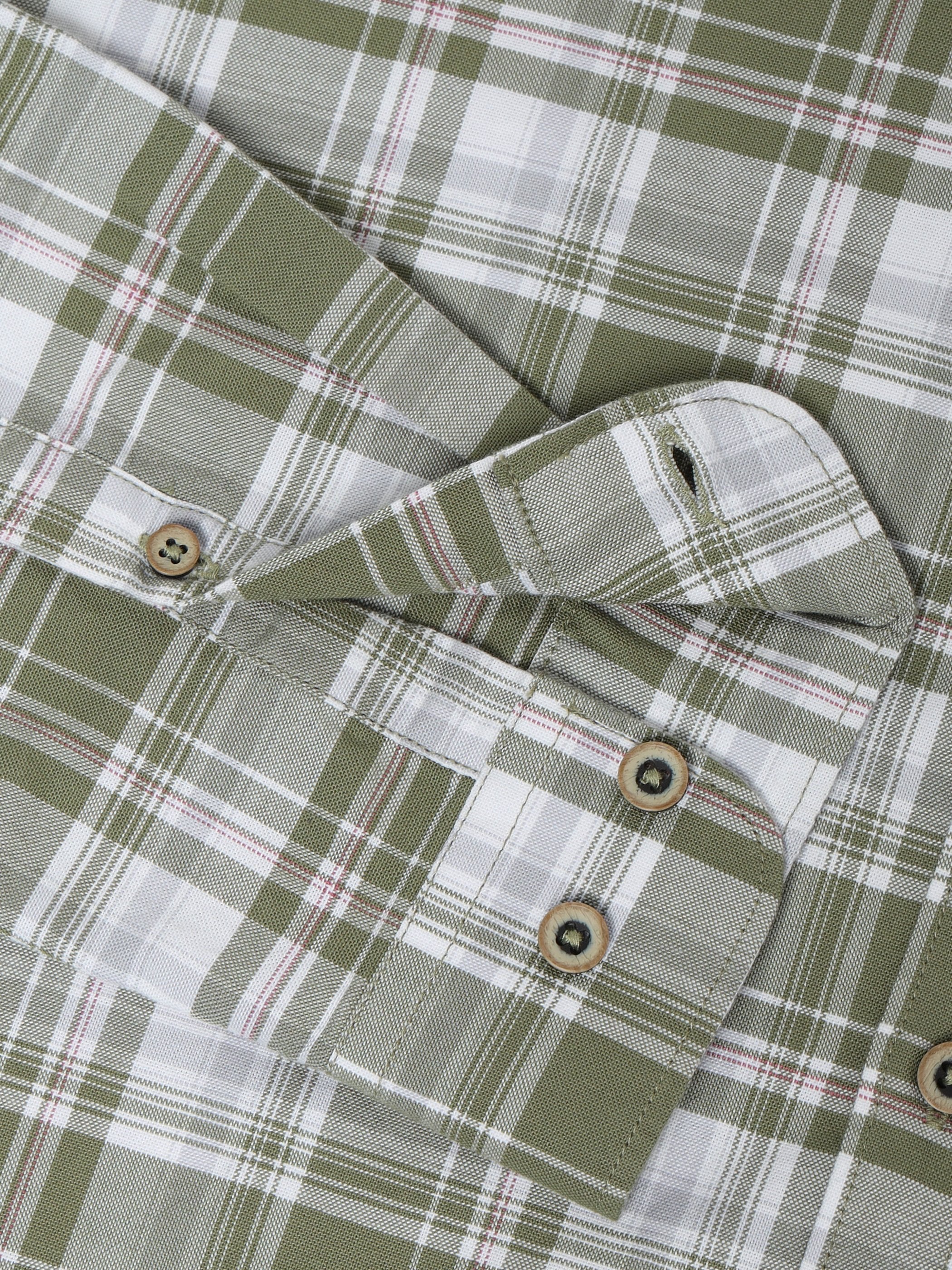 Men Smart Slim Fit Checked Casual Shirt