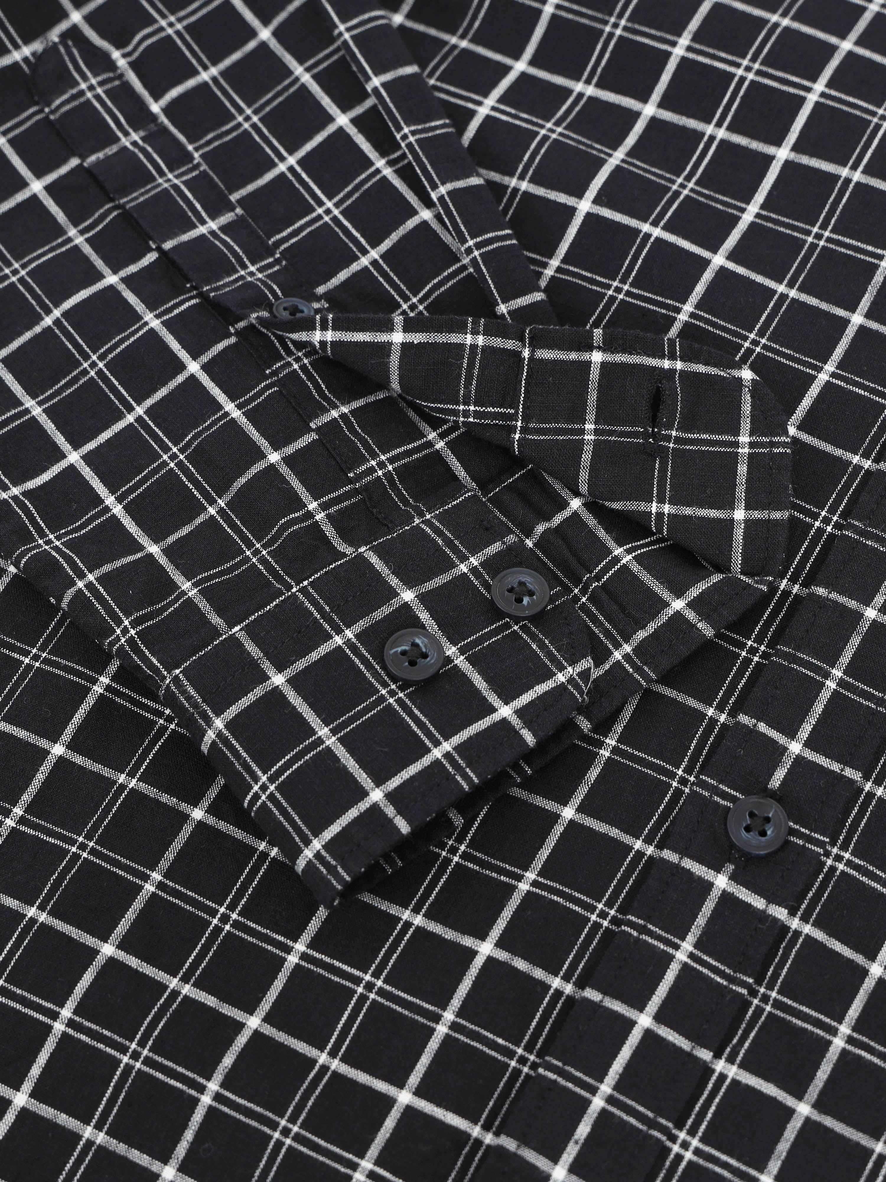 Men Smart Slim Fit Checked Casual Shirt