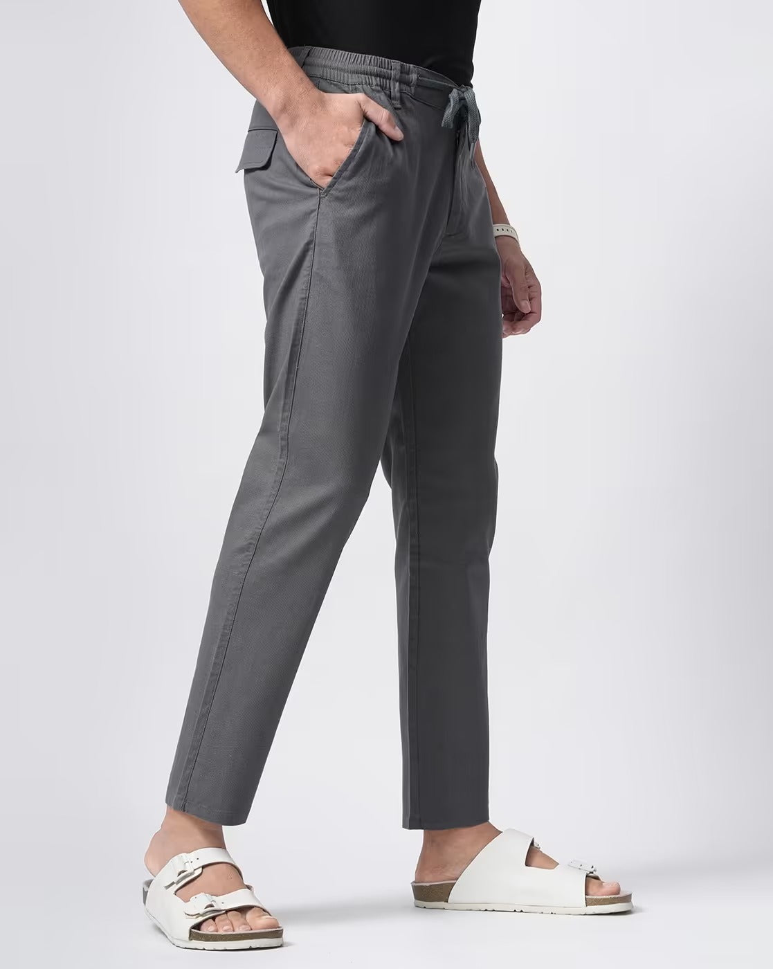 Men Comfort Slim Fit Low-Rise Cotton Cargos Trousers